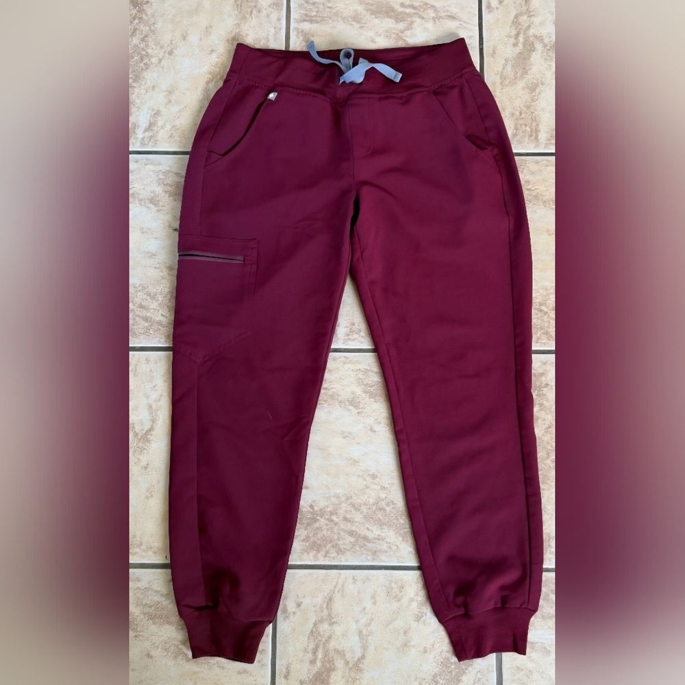 FIGS Technical Collection Zamora Jogger Scrub Pants Burgundy Size Small - Picture 4 of 7